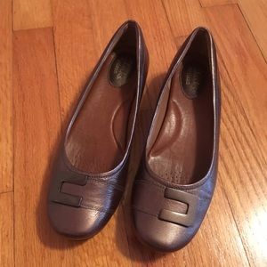 Clarks dress shoes in pewter color size 6